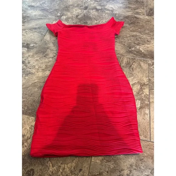Y2K Wet Seal Bodycon Mini Dress Red Textured Off the Shoulder Party Club Dress - Picture 6 of 7
